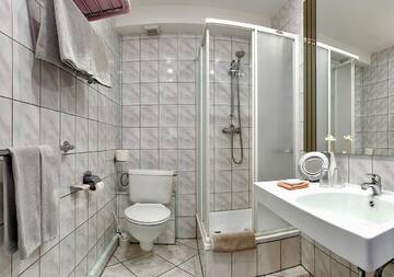 Фото номера Двухместный номер Делюкс с 1 кроватью Отель Hotel Pawłowski г. Згожелец 5