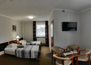 Фото номера Четырехместный номер Отель Hotel Pawłowski г. Згожелец 2