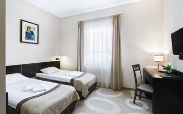 Фото номера Двухместный номер с 2 отдельными кроватями Отель Hotel Picaro Żarska Wieś Północ A4 kierunek Niemcy г. Згожелец 4