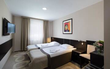 Фото номера Двухместный номер с 2 отдельными кроватями Отель Hotel Picaro Żarska Wieś Północ A4 kierunek Niemcy г. Згожелец 2